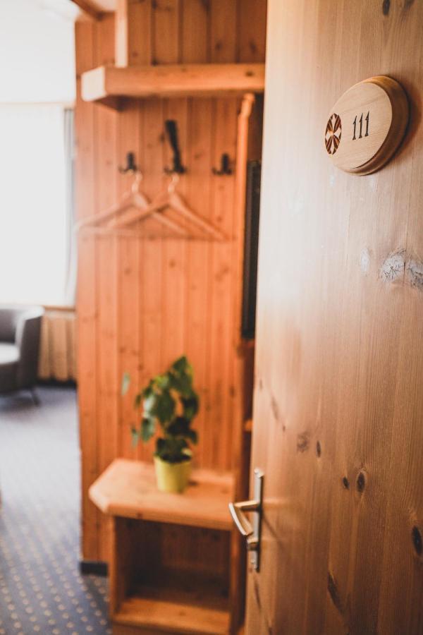 Hotel Sonnenhalde, アローザ エクステリア 写真