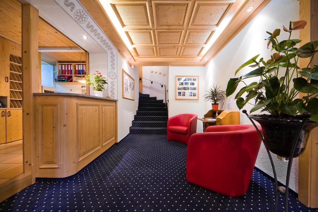 Hotel Sonnenhalde, アローザ エクステリア 写真