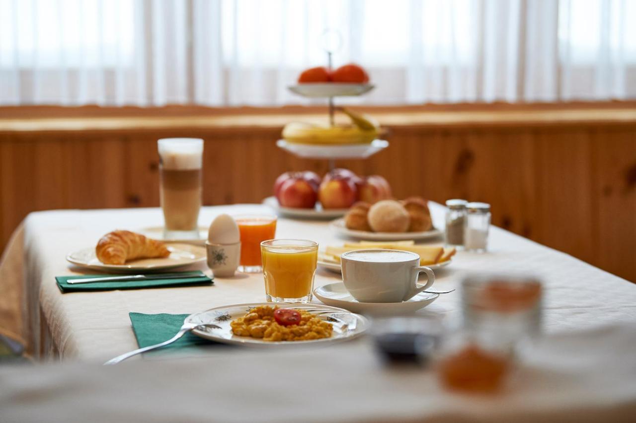 Hotel Sonnenhalde, アローザ エクステリア 写真